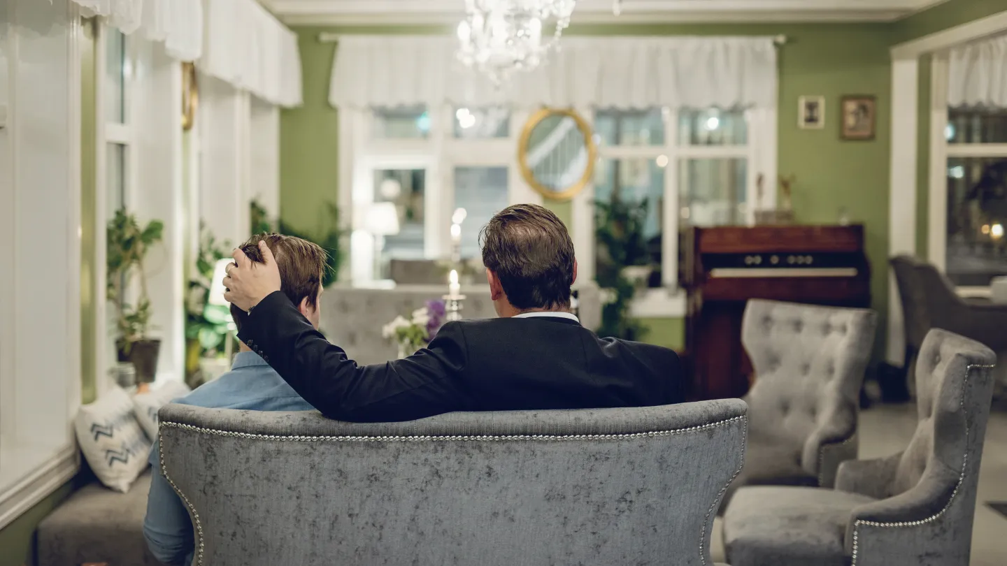 Guests enjoying the atmosphere in one of the common rooms of Haaheim Gaard