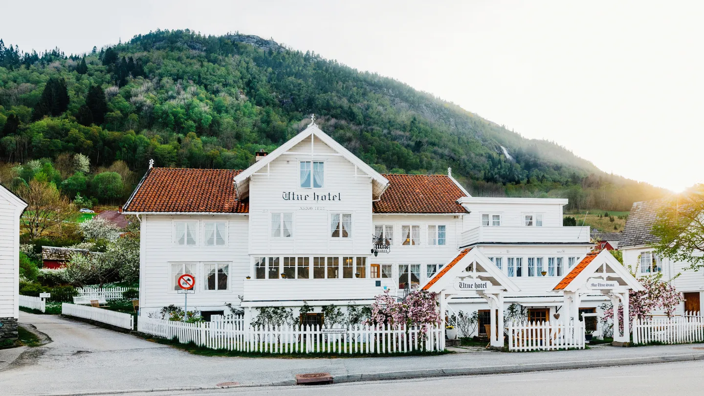 The exterior of Utne Hotel