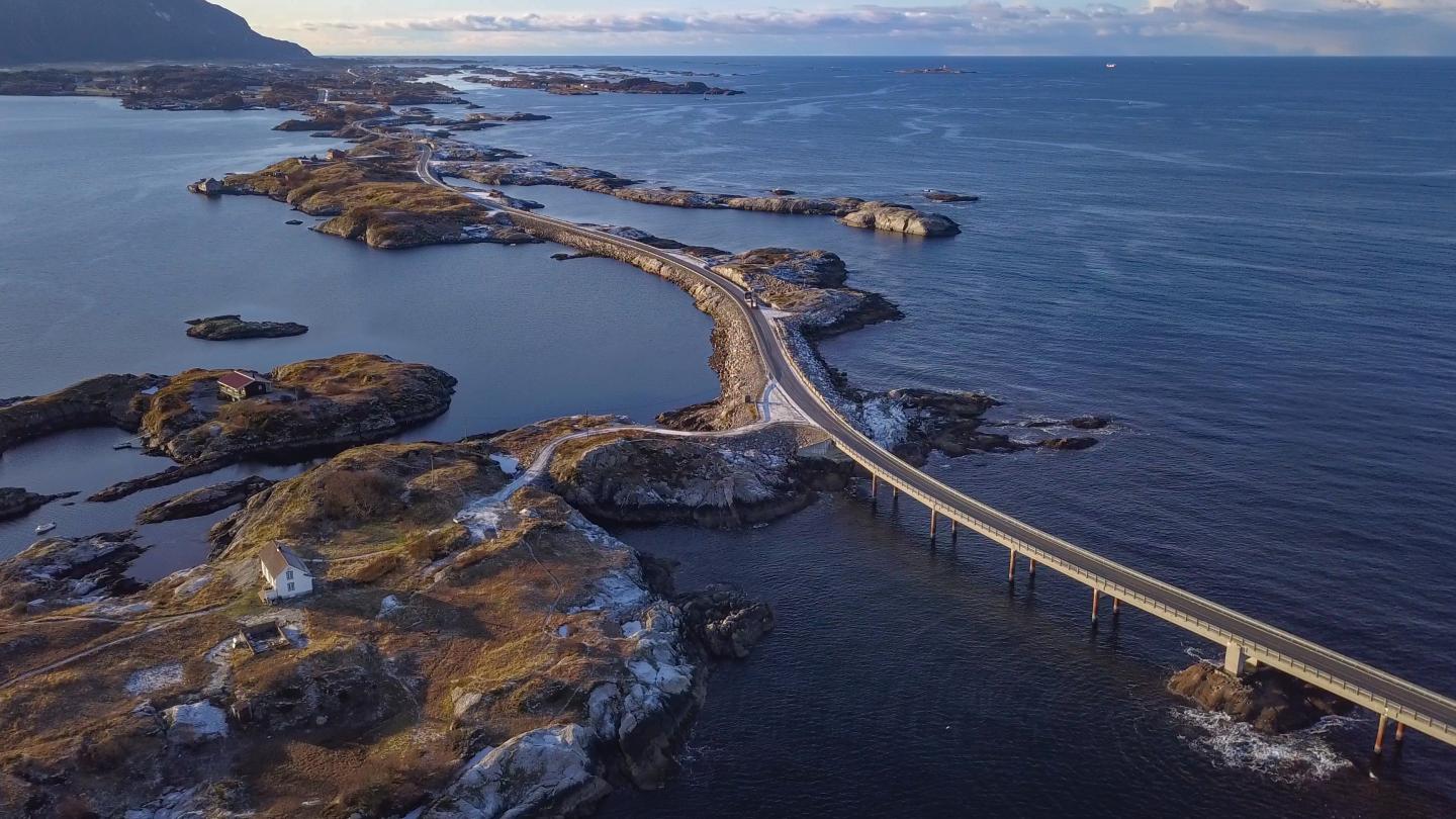 A view above the Atlantic Road
