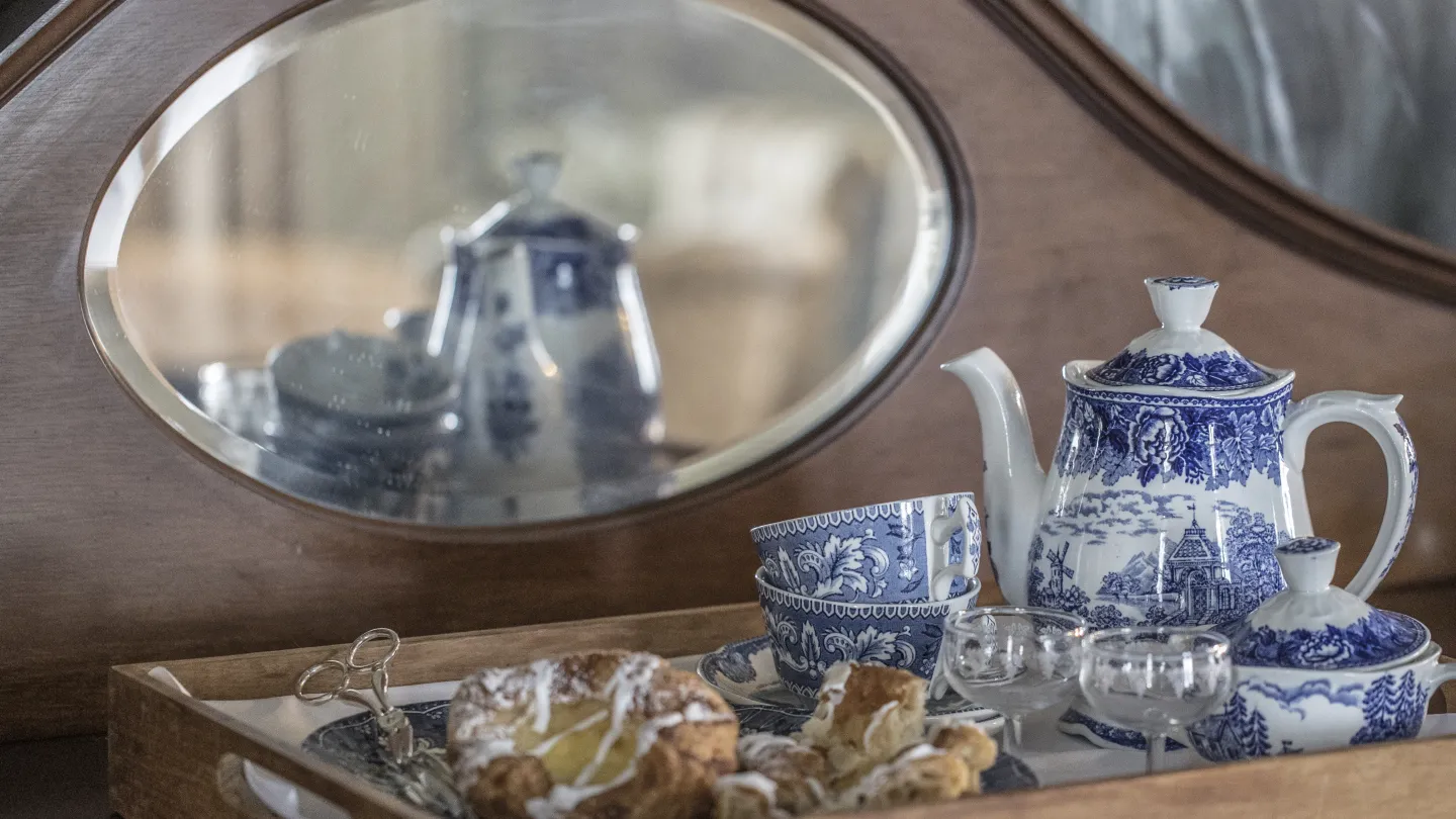 Details and baked buns in Nevlunghavn Gjestgiveri