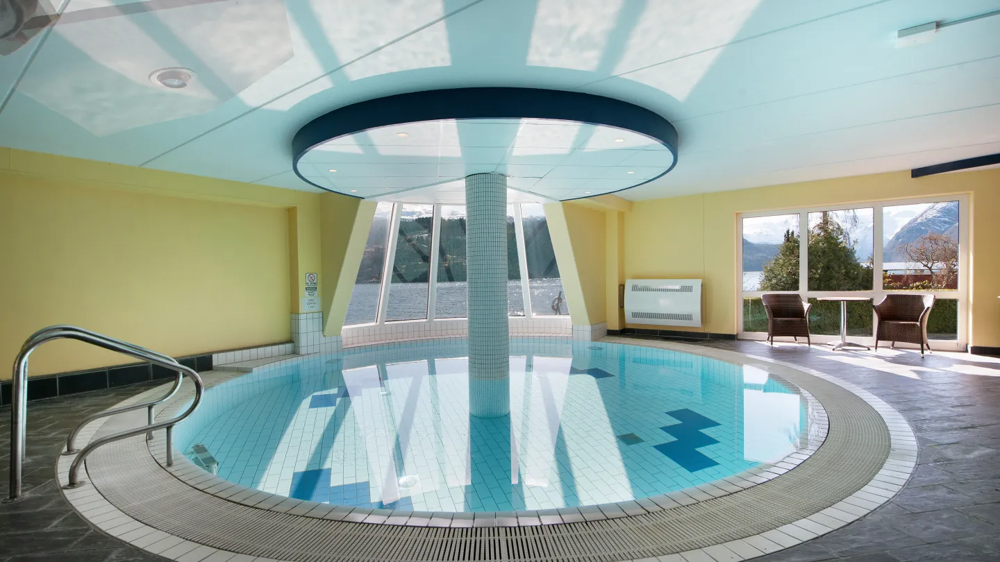 The pool at Brakanes Hotel