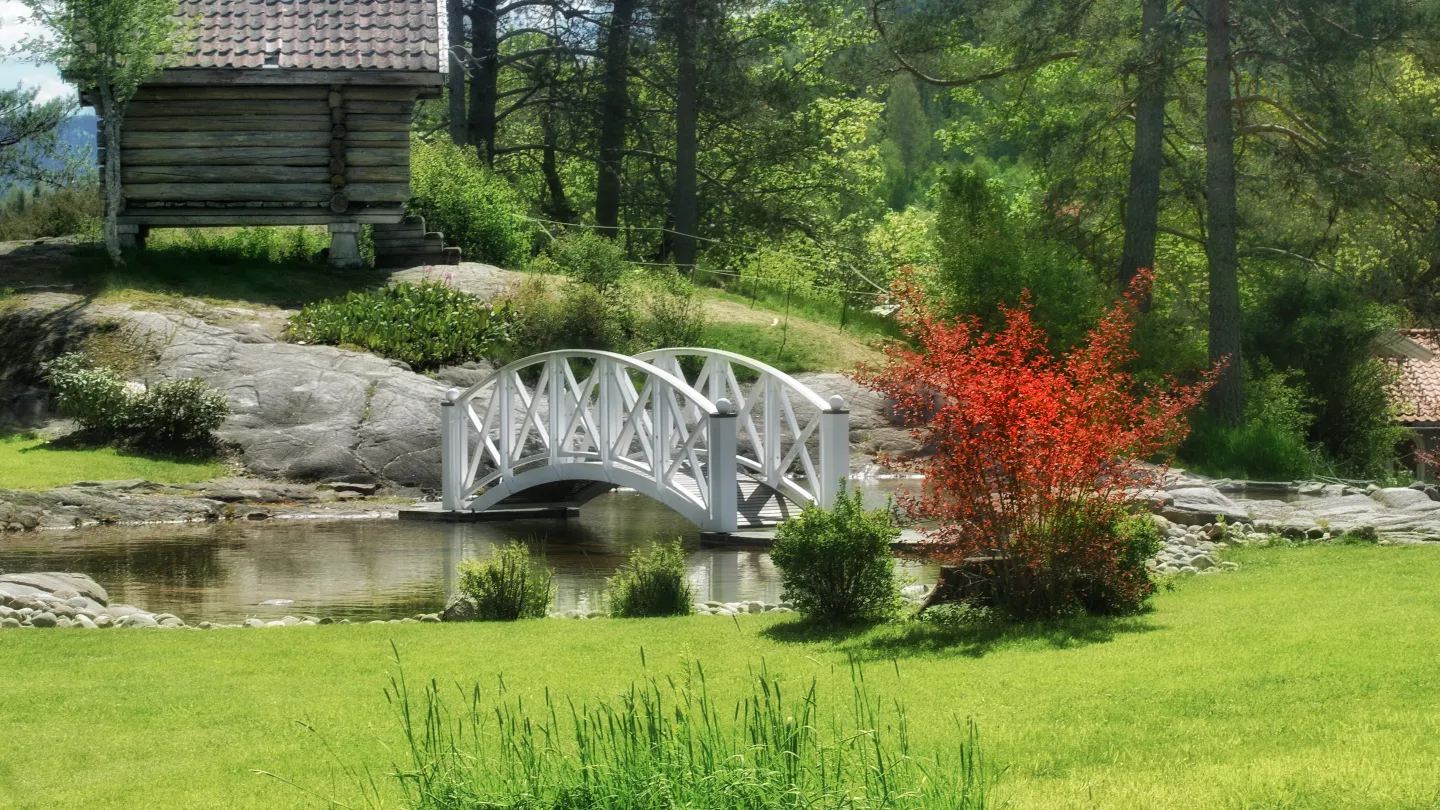 A bridge in the gardens of Losby Gods