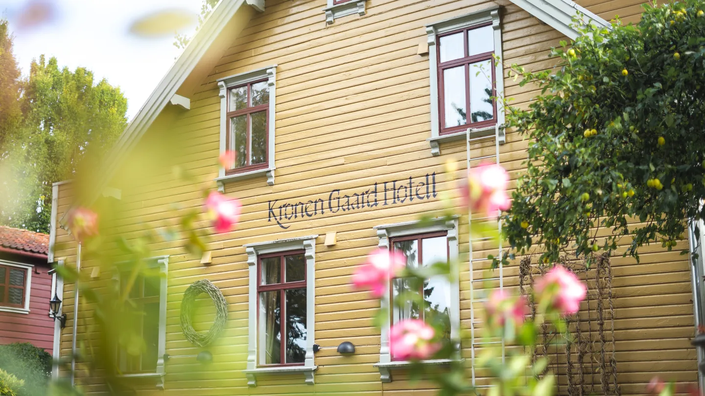 The exterior of Kronen Gaard Hotell
