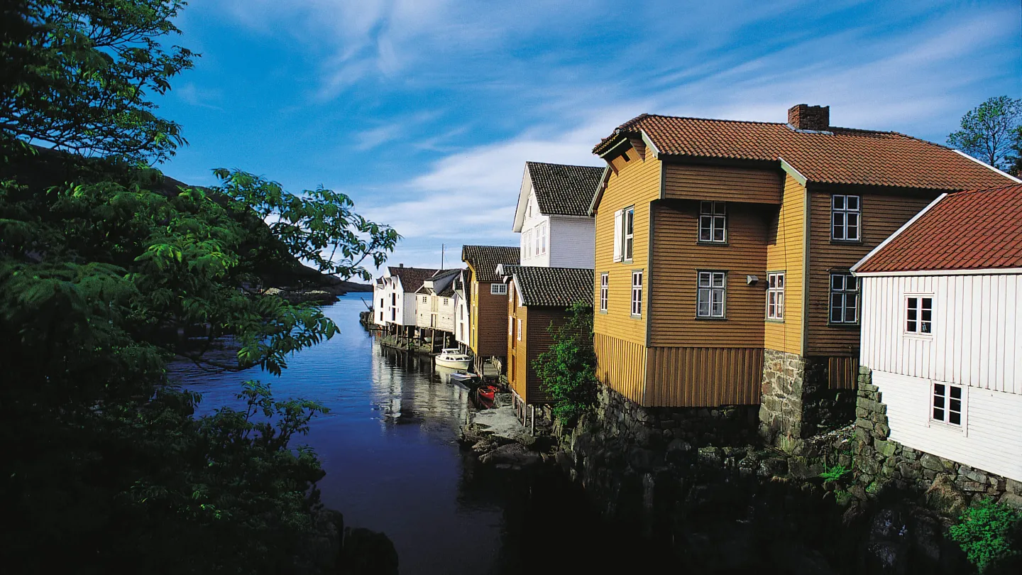 The facades of Sogndalstrand Kulturhotell