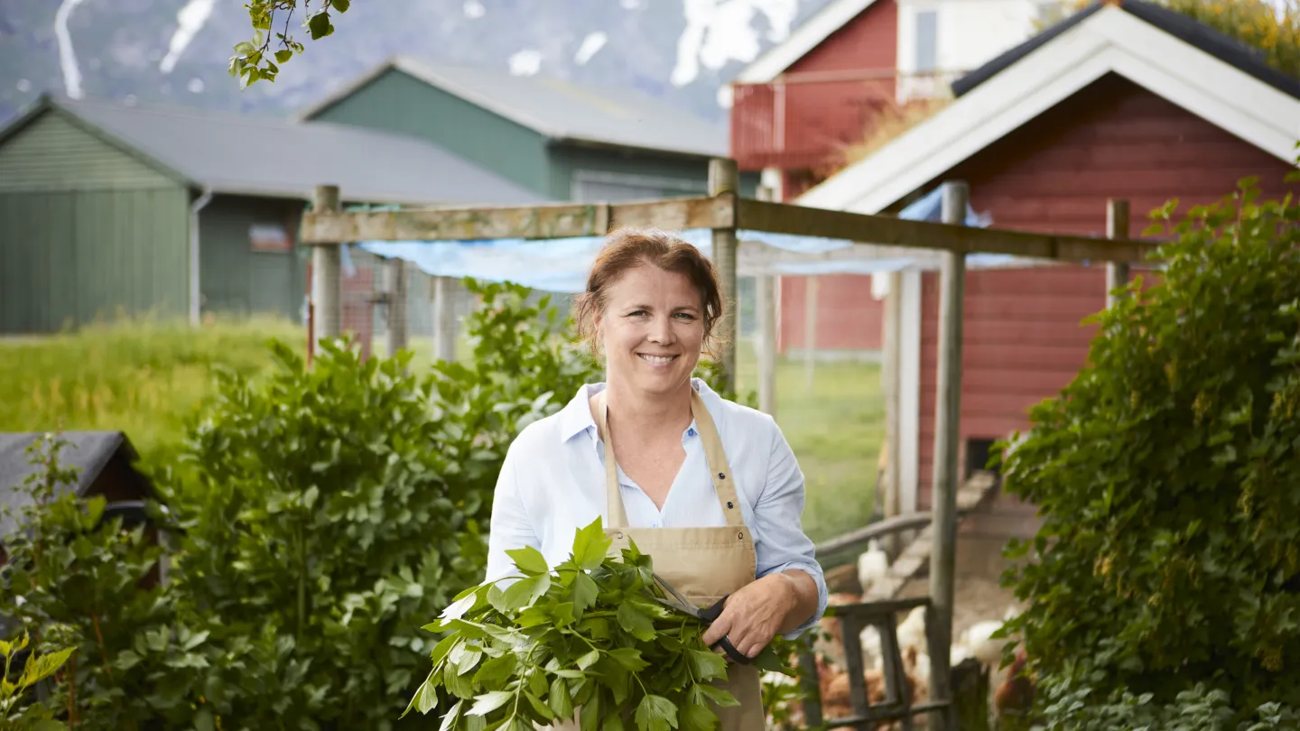 The hostess of Flatheim in he garden